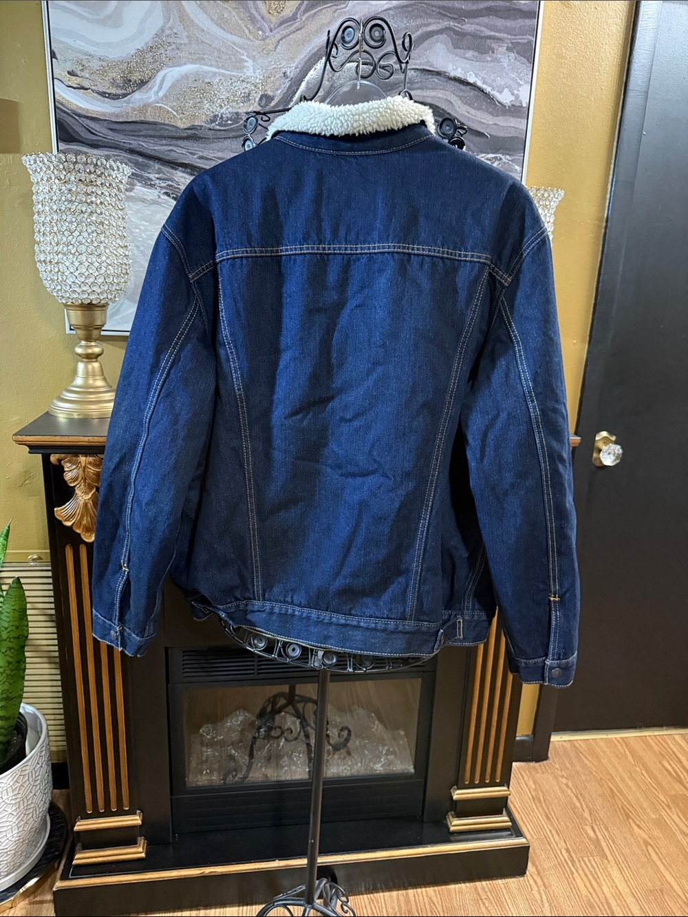 Levi Jacket - Picture 3 of 5